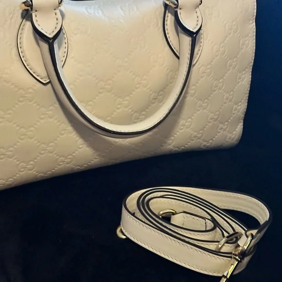 Medium signature top handle, leather satchel - Picture 4 of 8